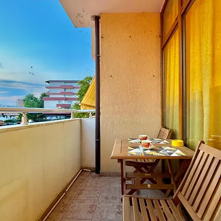 Prime Location Midia Сонячний Берег