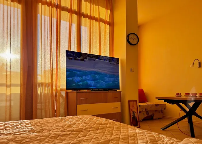 Prime Location Midia Апартамент *